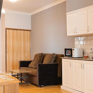 Deluxe Studio